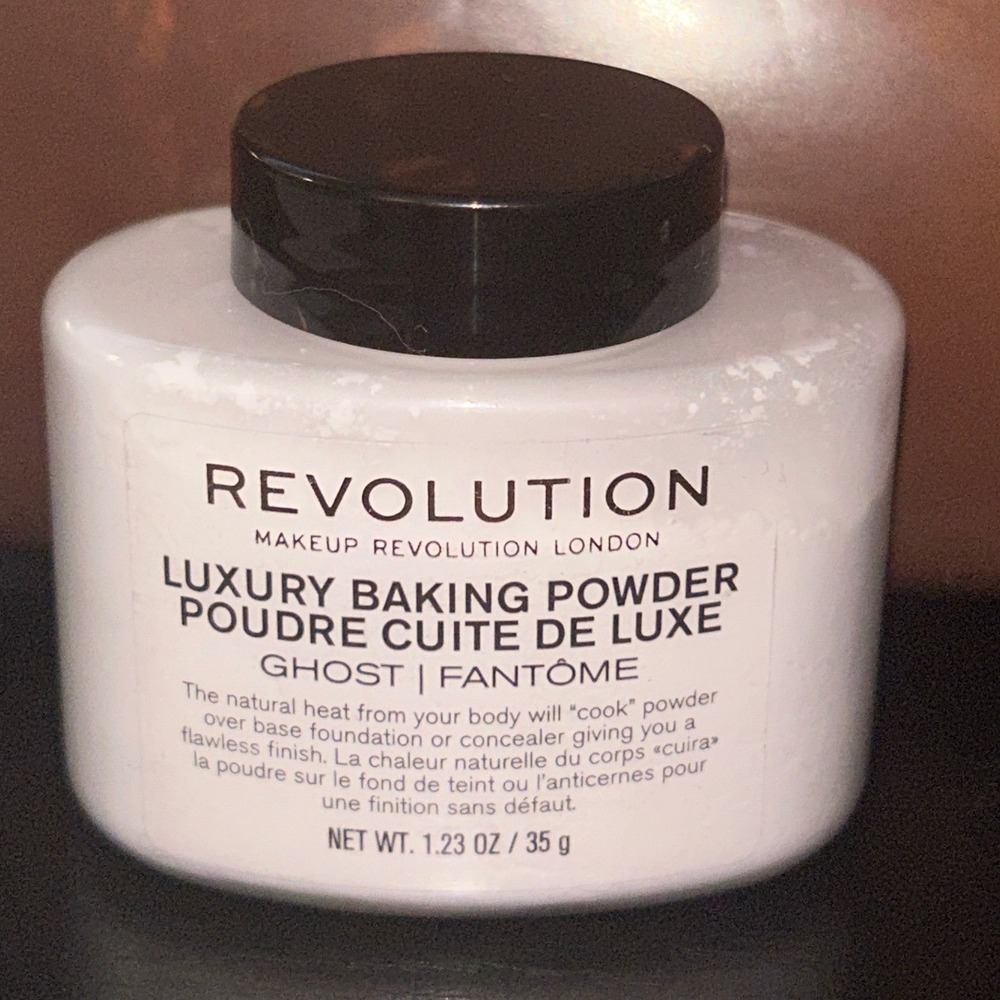 Revolution Makeup London Luxury Baking Powder Ghost Fantome 1.23oz
